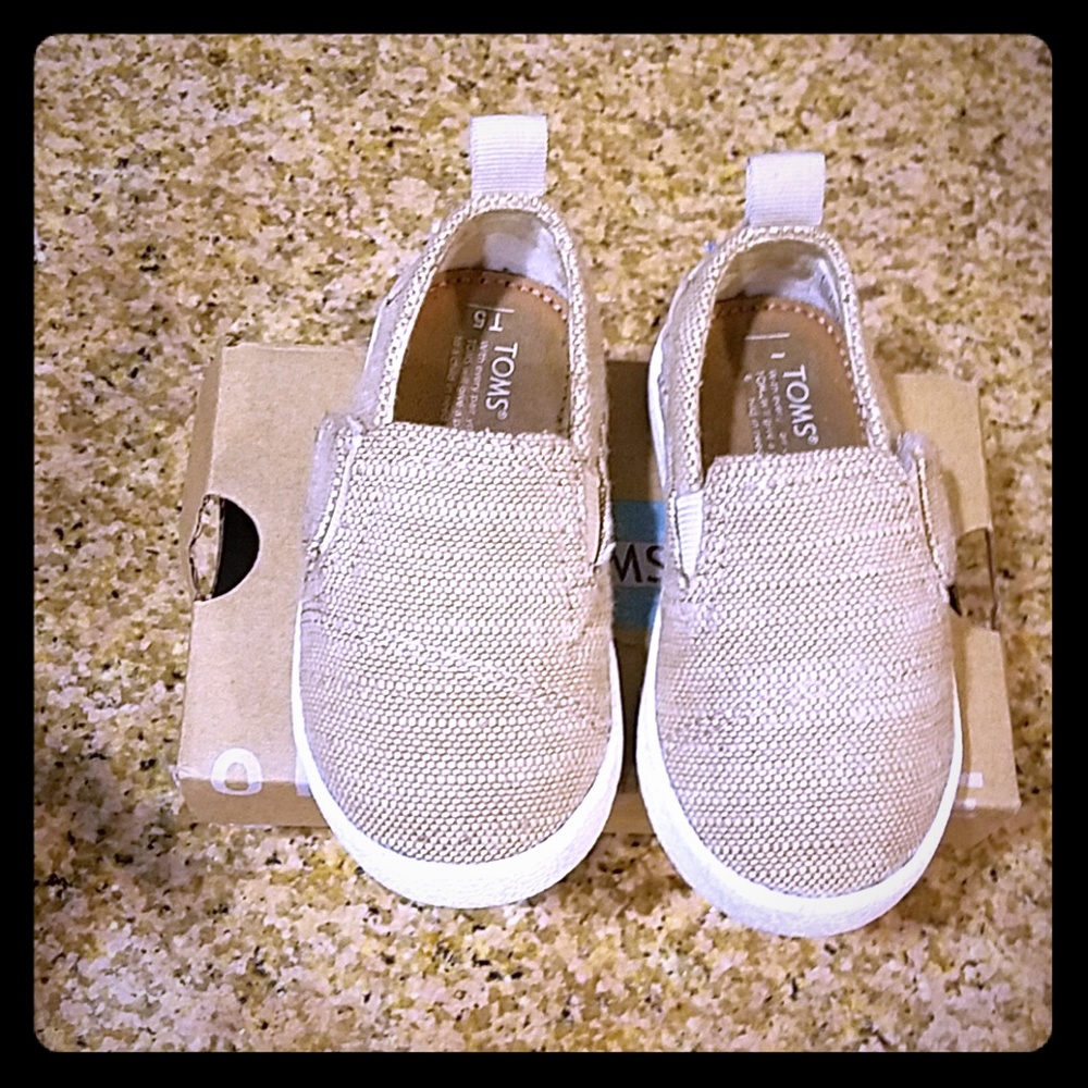 Beige Toms
